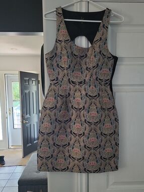 Jack by BB Dakota Navy and Beige Patterned Backless Shift Dress